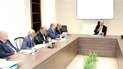 وزير قطاع الأعمال خلال لقاءه مع قيادات الشركات القابضة: تعظيم العوائد من الأصول أولوية في استراتيجية الوزارة