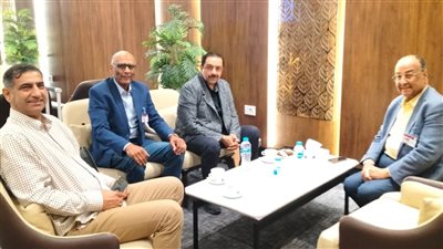 سيف وفرحات يستقبلان رئيس الاتحاد الدولي للهوكي لحضور بطولة الأمم الأفريقية
