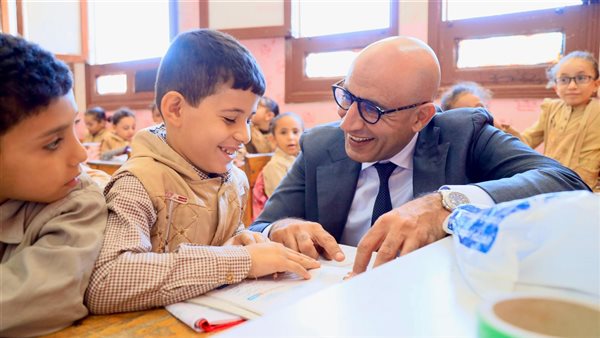 وزير والتعليم يجرى زيارة مفاجئة فى عدد من مدارس الفيوم لمتابعة سير العملية التعليمية