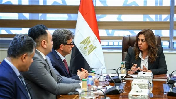 وزيرة التنمية تبحث مع نقيب الأطباء البيطريين عدداً من الملفات المشتركة بالمحافظات