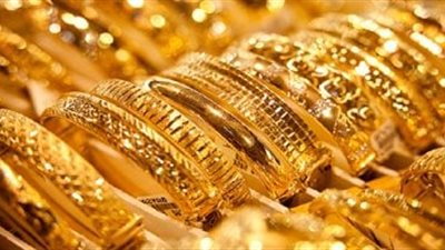 الذهب يقفز بلا إنذار.. وخبراء يتحدثون عن «موجة مفتعلة» بالسوق المحلية
