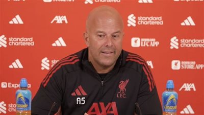 إلغاء مؤتمر مدرب ليفربول بسبب عطل في الطائرة قبل مواجهة فرانكفورت