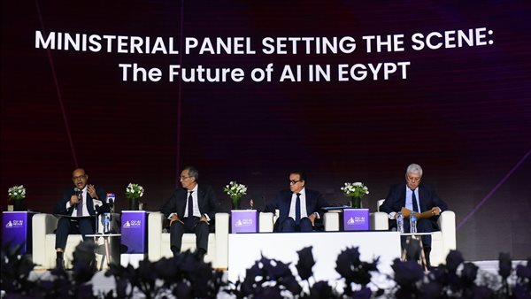 وزير العمل يشارك في المؤتمر الدولي الأول للذكاء الاصطناعي بجامعة القاهرة