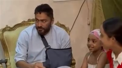 تامر حسني يكشف تفاصيل زيارته لفتاة مصابة بالسرطان: دورنا على عنوانها ومصطفى غريب مترددش لحظة