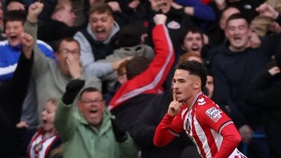 المغربي شمس الدين طالبي يقود سندرلاند لوصافة الدوري الإنجليزي الممتاز بالفوز على تشيلسي.. ونيوكاسل يونايتد يفوز على فولهام بثنائية