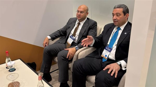محافظ دمياط يلتقى محافظ بيروت على هامش قمة مدن آسيا والمحيط الهادى بدبى