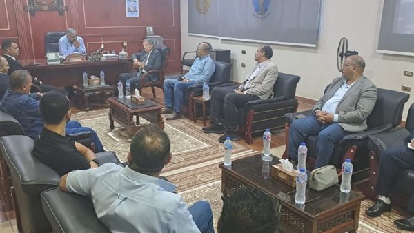 رئيس مدينة رأس غارب ورئيس جامعة الغردقة يبحثان إنشاء كلية الهندسة بالمدينة