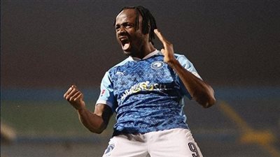 ياسين منصور يقود مفاوضات الأهلي لضم فيستون ماييلي