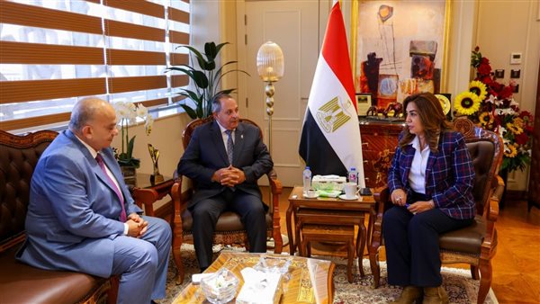 وزيرة التنمية تشهد توقيع عقد تقديم خدمات الجمع ونظافة الشوارع بأحياء محافظة بورسعيد