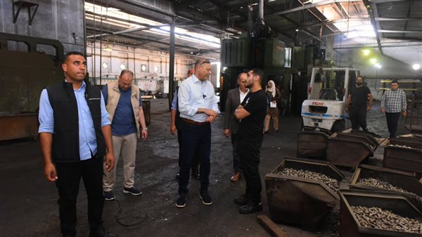 وزير العمل يبدأ جولات مفاجئة لمواقع الإنتاج لمتابعة تطبيق الحد الأدنى للأجور