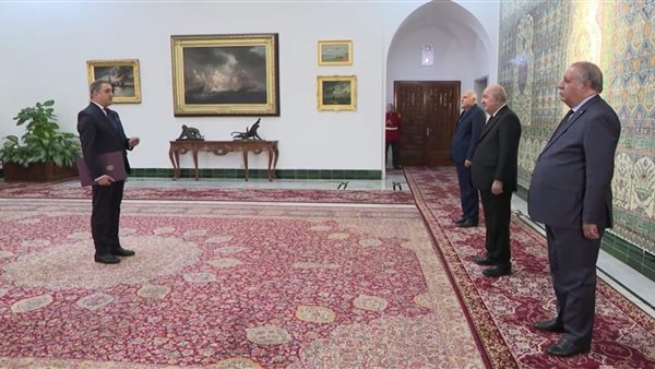 السفير المصري يقدم أوراق اعتماده إلى رئيس الجمهورية الجزائرية