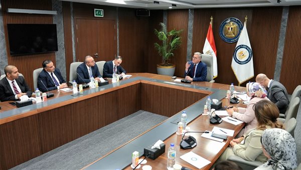 وزير البترول والثروة المعدنية يلتقي كوادر الإدارة المتوسطة والشابة بالقطاع