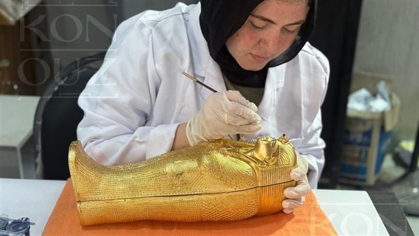 مصر تخلّد فعالية افتتاح المتحف بدعوة فنية مستوحاة من تابوت الملك الذهبي