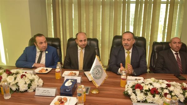 محافظ أسيوط .. بروتوكول تعاون مع المحكمة العربية لتعزيز الوعي الوطني