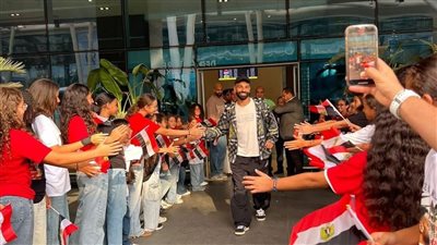 وصول محمد صلاح إلى القاهرة استعدادًا لمعسكر الفراعنة لتصفيات كأس العالم