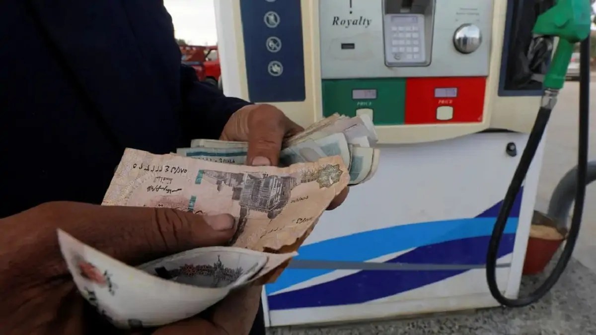وزارة البترول لا صحة لما يتداول عن زيادة سعر البنزين والسولار