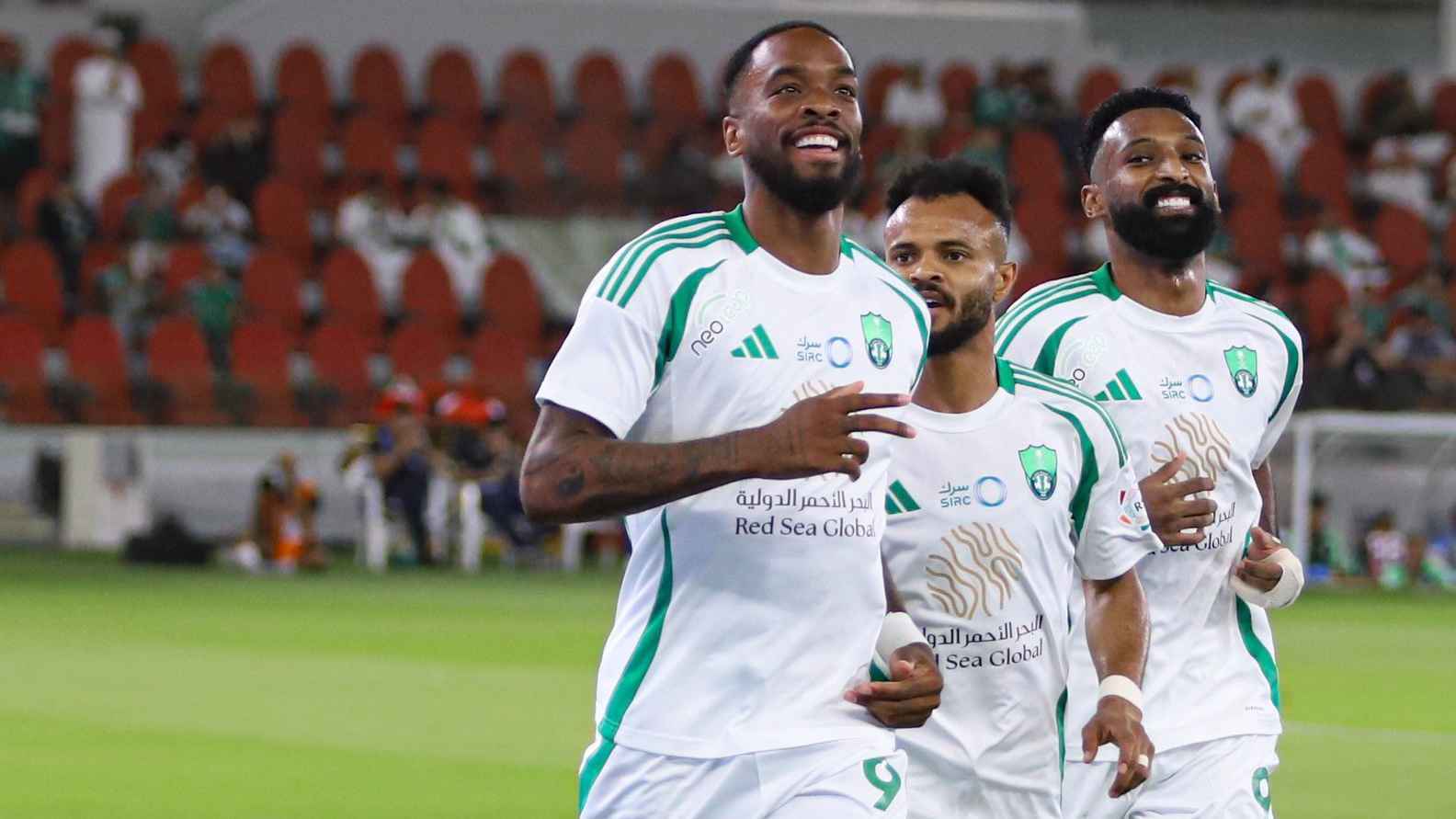 4 صفقات مدوية لحماية الأهلي السعودي من “غدر” توني
