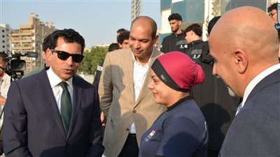 وزير الرياضة يهنئ سارة سمير بعد تألقها في بطولة العالم لرفع الأثقال