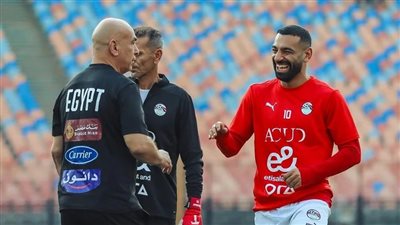 بعد التأهل لكأس العالم.. محمد صلاح يُهدد عرش حسام حسن