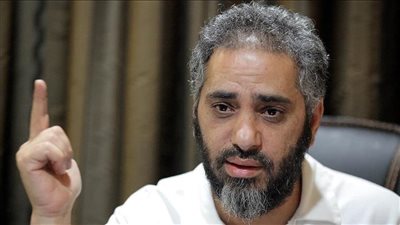 أول تعليق لـ نجل فضل شاكر بعد تسليم والده نفسه للسلطات اللبنانية.. تفاصيل