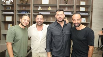 تمهيدا لعرضه.. عمرو يوسف يشارك كواليس جديدة من فيلم السلم والتعبان 2