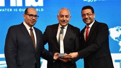 بعد قراره بعدم خوض انتخابات الأهلي.. هشام العامري يشيد بدعم ياسر إدريس