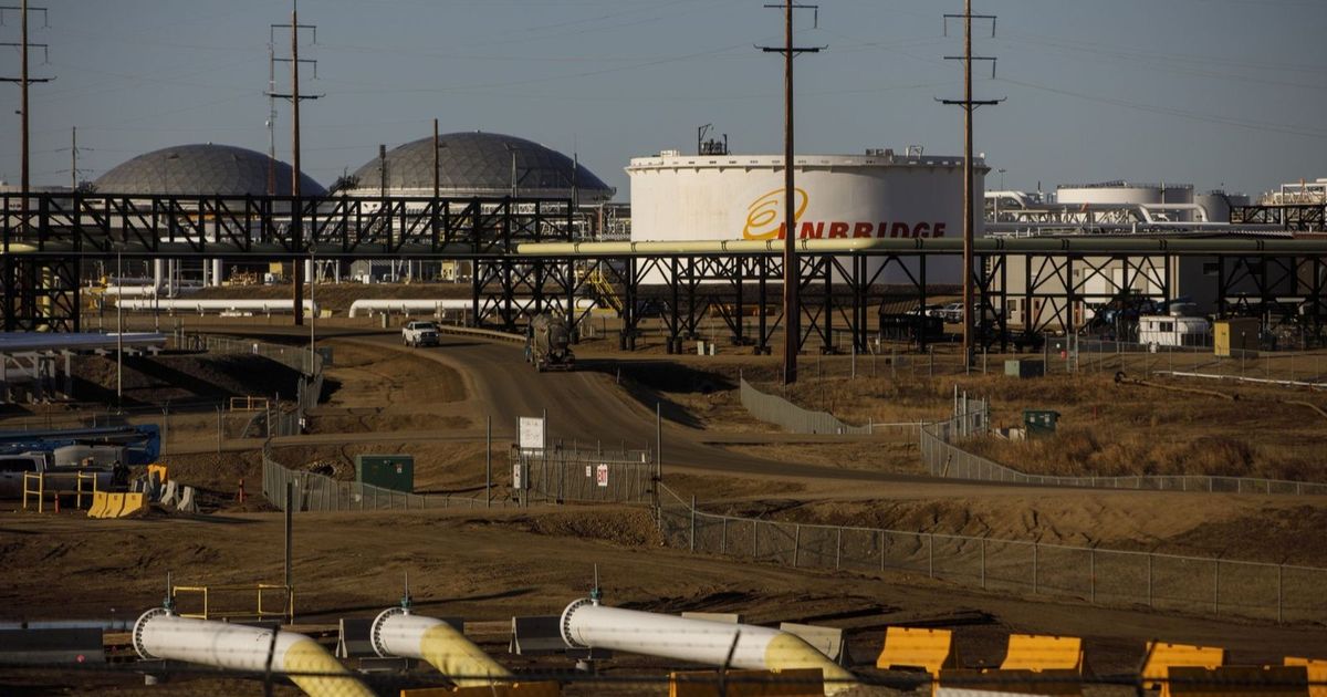 أسعار النفط تستقر بعد انخفاض وسط مخاوف من حرب تجارية جديدة