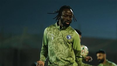 شوبير يكشف حقيقة مفاوضات الأهلي مع فيستون ماييلي