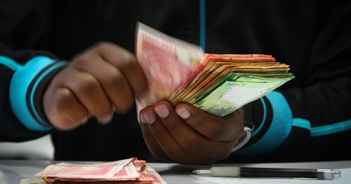 الدولار يستقر مجدداً.. والعملات الناشئة تتراجع