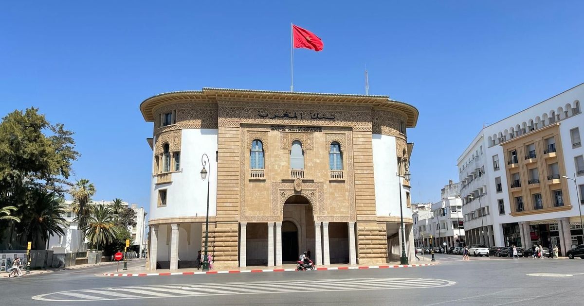 الفائدة وسوق الأسهم ترفع أرباح البنوك المغربية المدرجة 18%