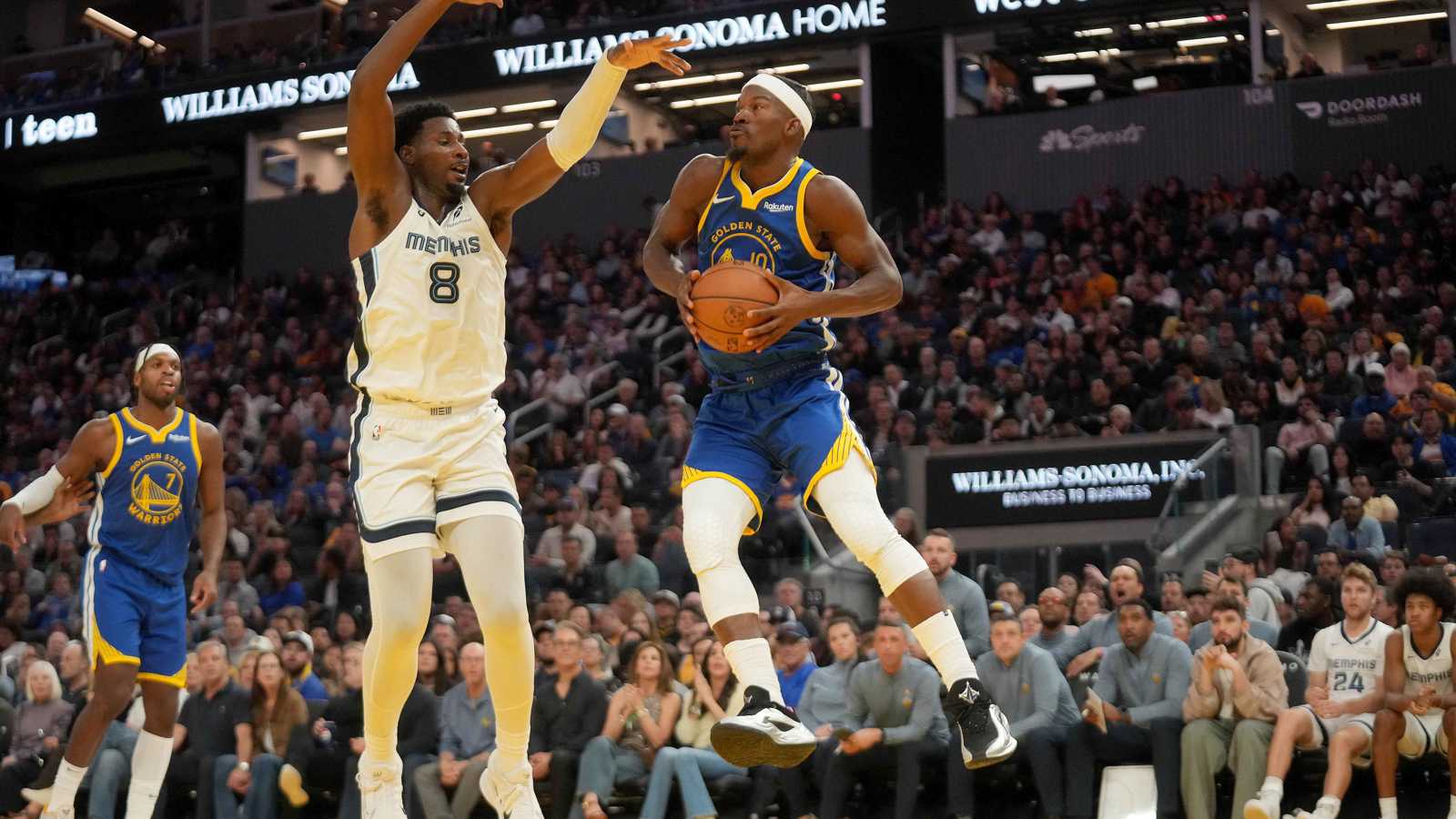 NBA.. ثاندر يُسقط مافريكس ليحافظ على مسيرته من دون خسارة