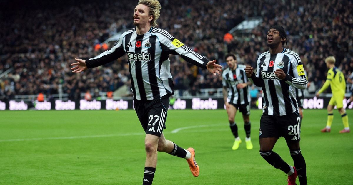 نيوكاسل يهزم توتنهام ويتأهل لربع نهائي كأس الرابطة