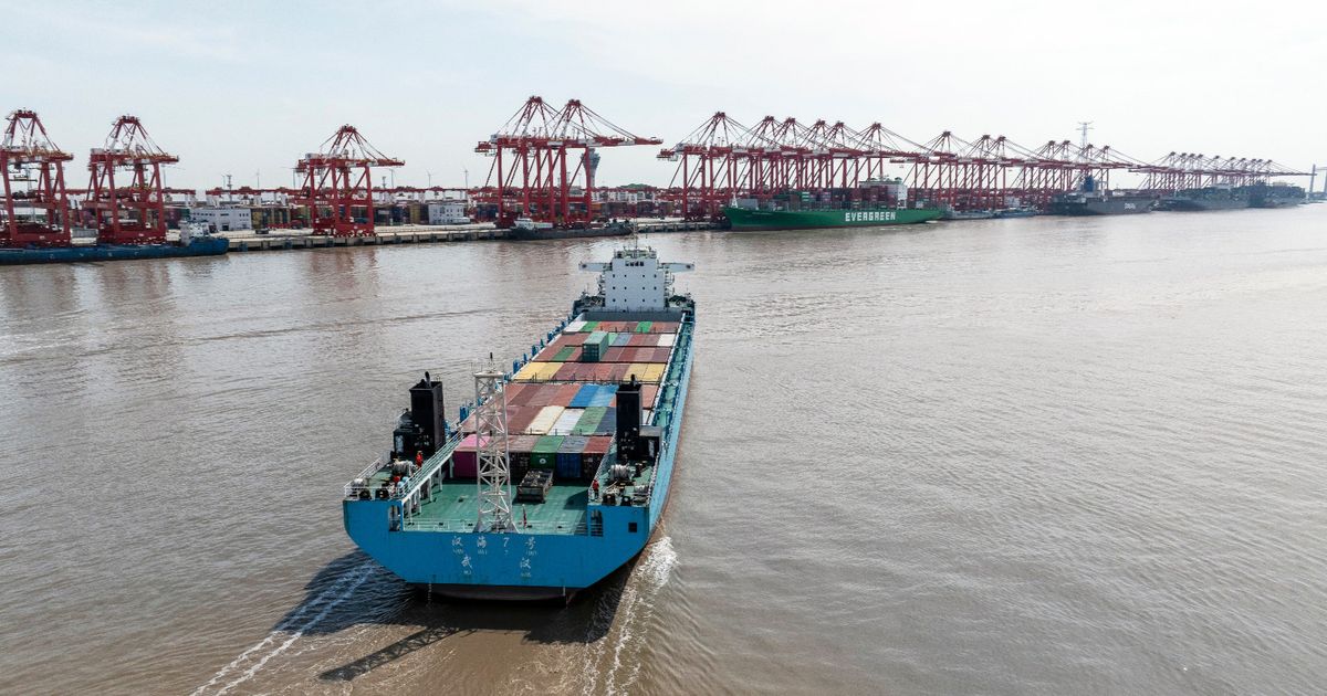 رغم ازدهار الصادرات.. اقتصاد الصين يواجه أسوأ ربع في 2025