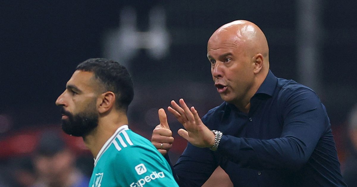سلوت يحدّد أسباباً تكتيكية لتراجع أداء صلاح مع ليفربول