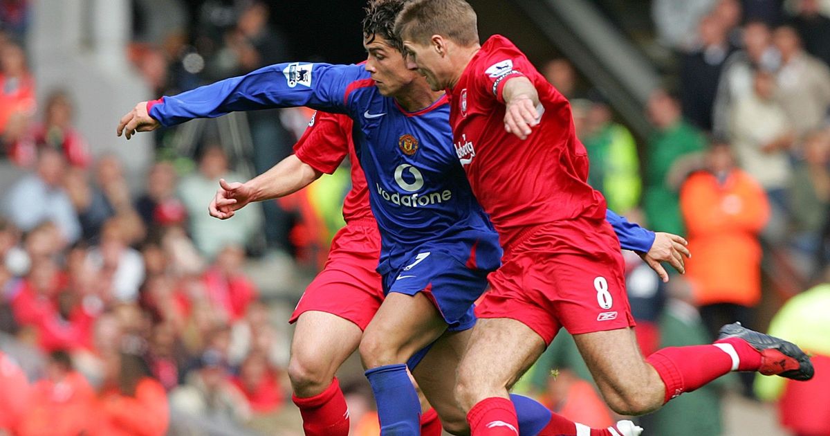 ديربي إنجلترا.. سفن أشعلت فتيل العداوة بين مانشستر وليفربول