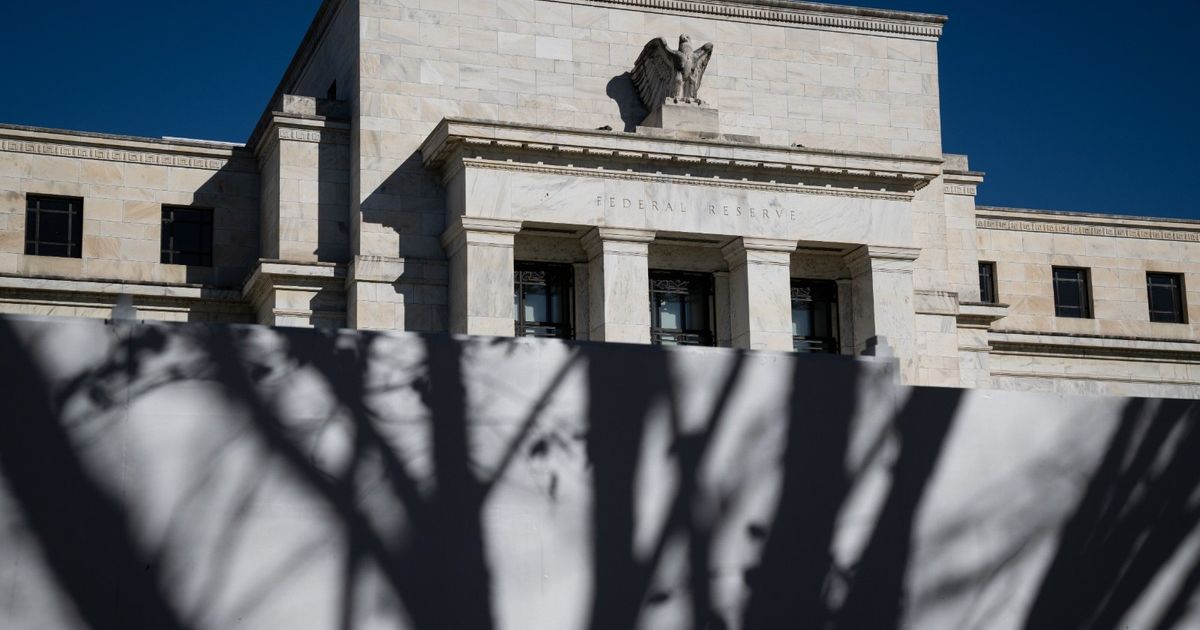 هذه توقعات الفائدة في البنوك المركزية الكبرى قبل نهاية 2025