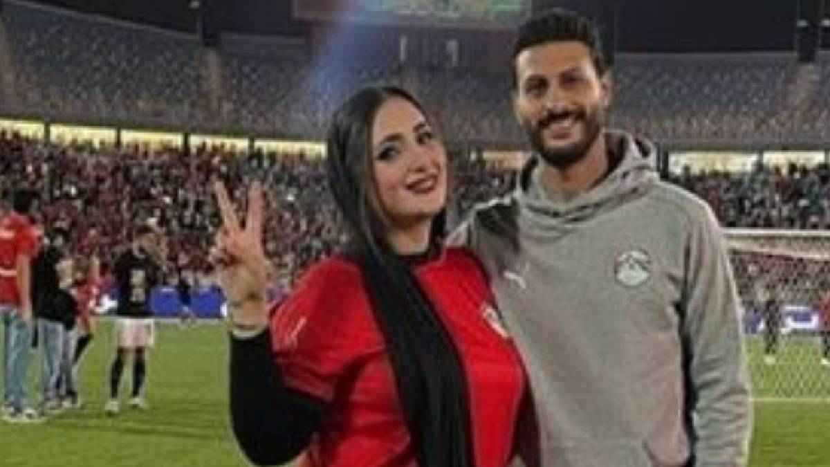 أثارت جدلا.. من الفتاة التي ظهرت مع محمد الشناوي في احتفالات منتخب مصر؟ (صور)