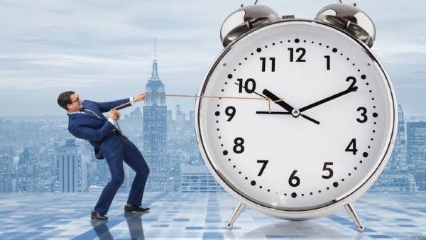 أخر ساعتك 60 دقيقة.. موعد بدء تطبيق العمل بالتوقيت الشتوي