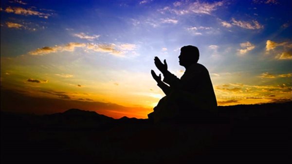 أفضل الأدعية لأبي المتوفي يوم الجمعة لتنال روحه الرحمة