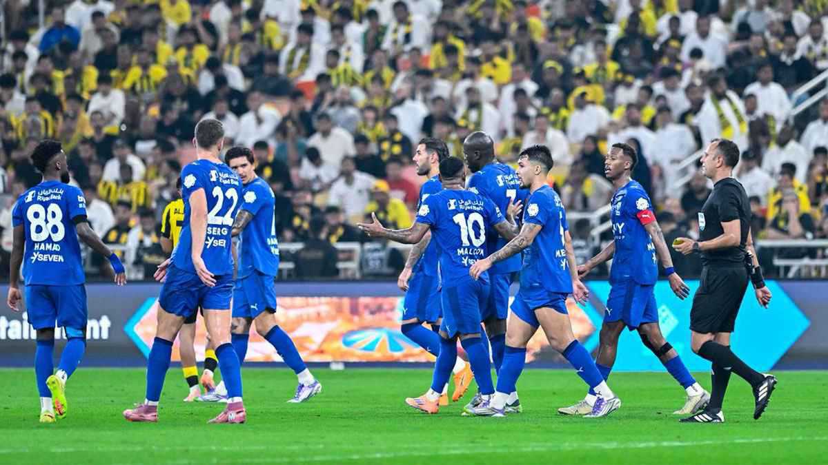 أول ظهور لطائرة نادي الهلال السعودي الخاصة (فيديو)