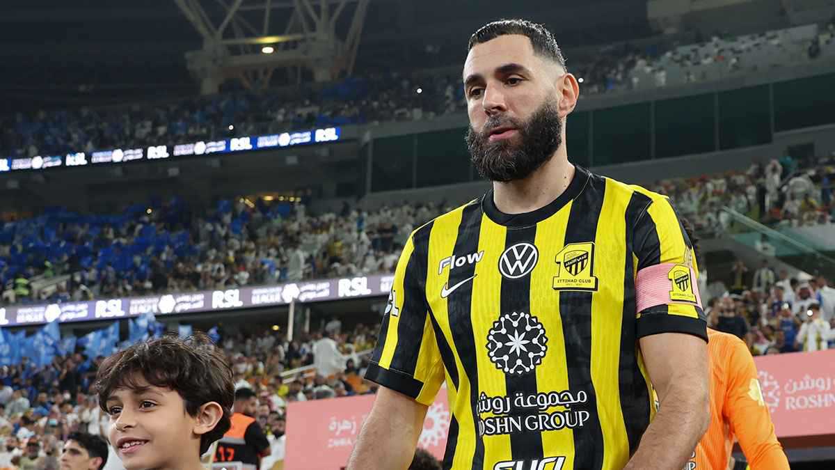 اسأله هو.. ردّ غاضب من بنزيما بعد سؤال عن كونسيساو (فيديو)