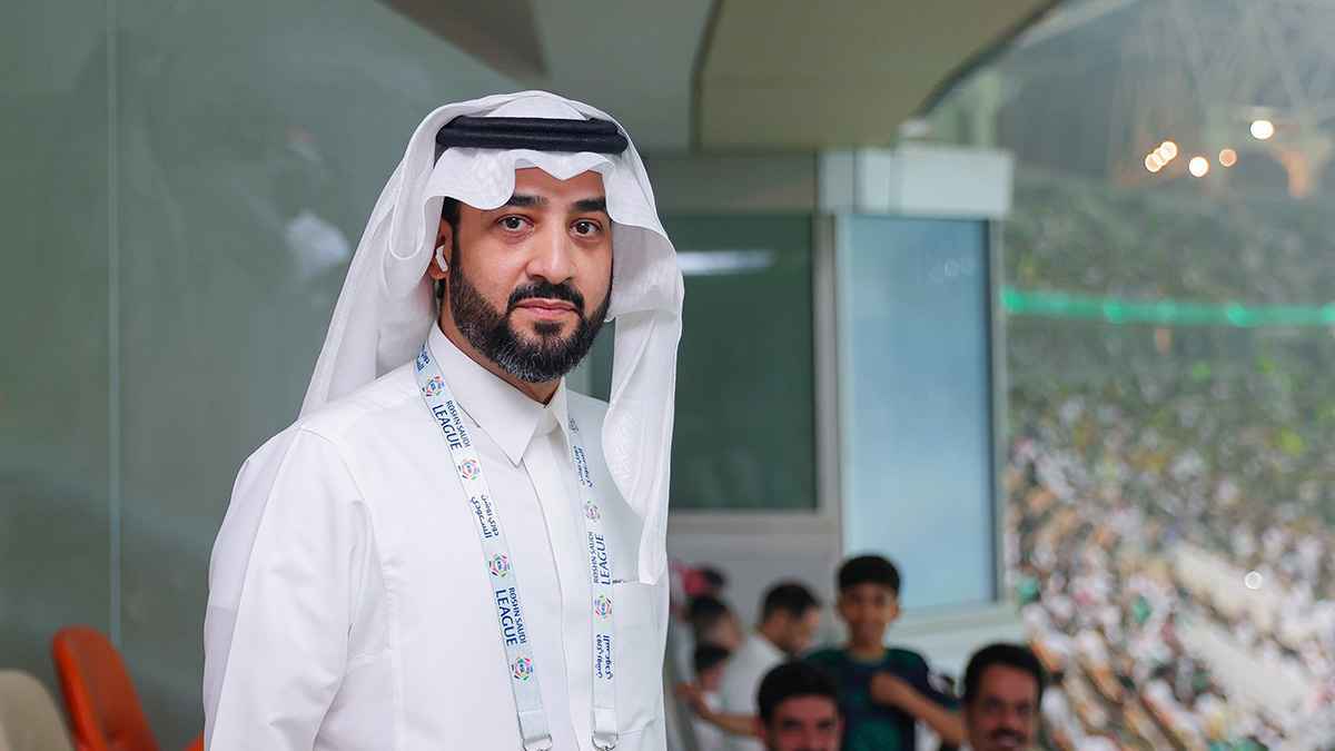 الأزمة تتصاعد.. 40 مليون ريال تهدد العيسى بالرحيل عن رئاسة الأهلي السعودي