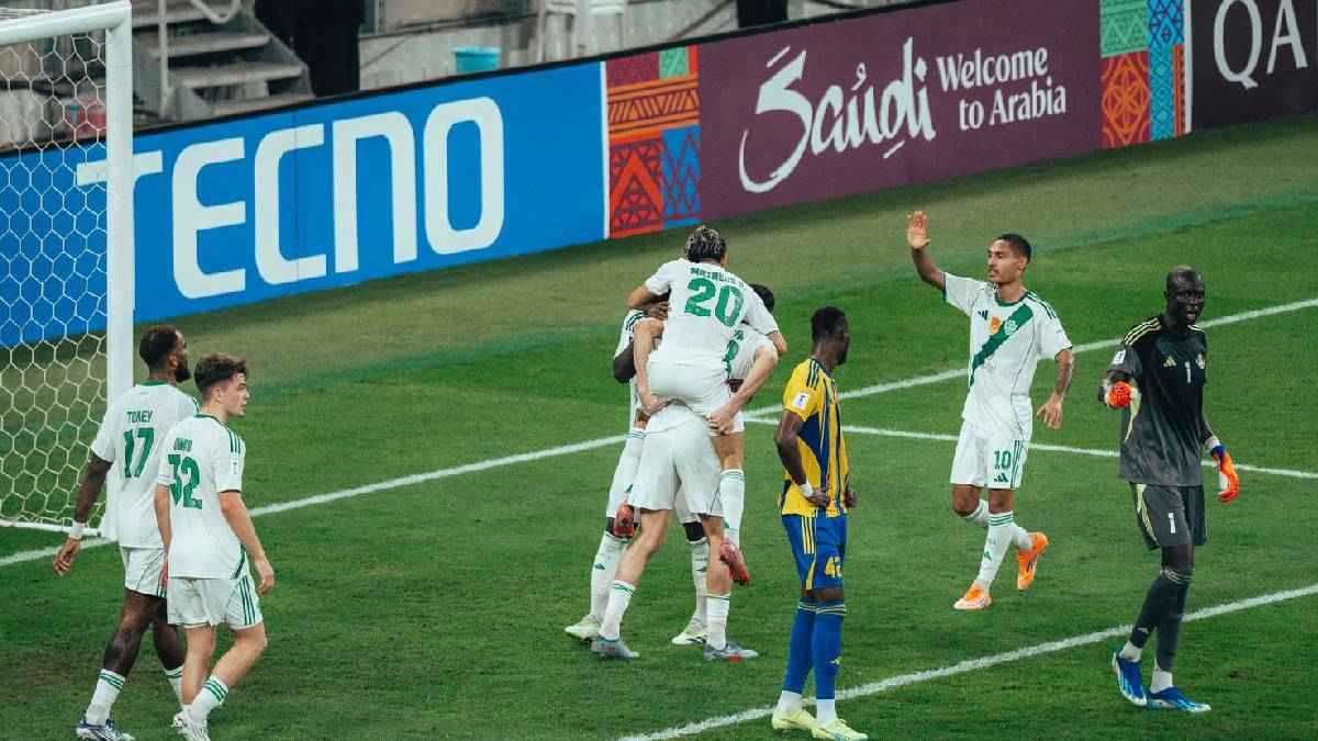 الأهلي السعودي يصالح جماهيره بفوز عريض على الغرافة القطري (فيديو)