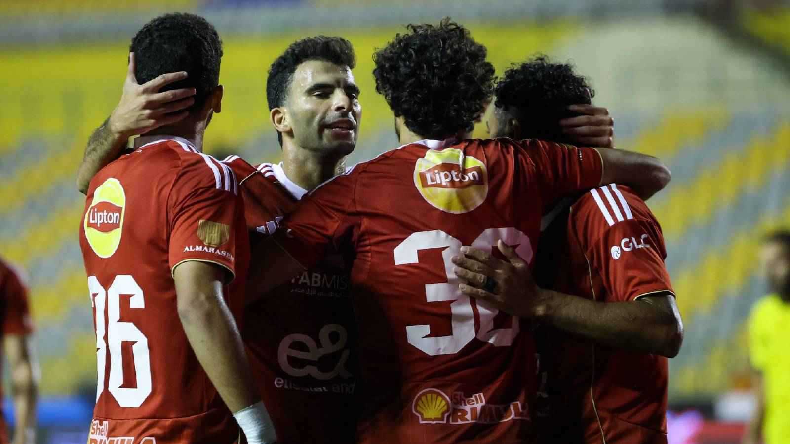 الأهلي يقهر كهرباء الإسماعيلية ويطارد قمة الدوري المصري (فيديو)