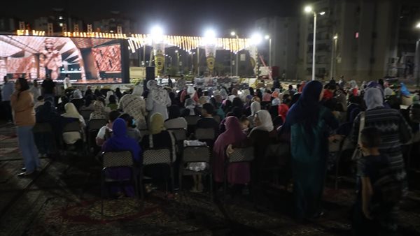 الشاشة العملاقة بالاسمرات لاذاعة حفل افتتاح المتحف الكبير لاقت تفاعلًا كبيرًا من المواطنين