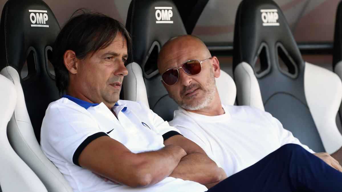 المدير الرياضي لإنتر ميلان يكشف موقفه من عرض الهلال السعودي الضخم