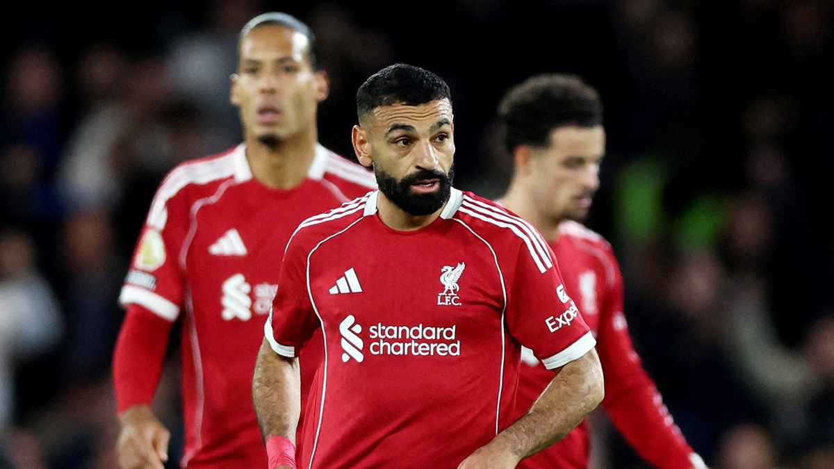 الوفاة والزمن.. أسطورة ليفربول يحدد 4 أسباب لتدهور مستوى محمد صلاح