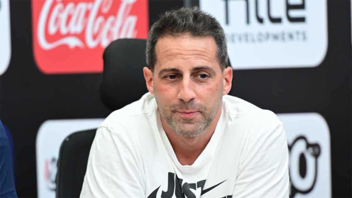 بعد تصريحات إقراض اللاعبين.. هل يغسل فيريرا يده من أي تعثر قادم للزمالك؟