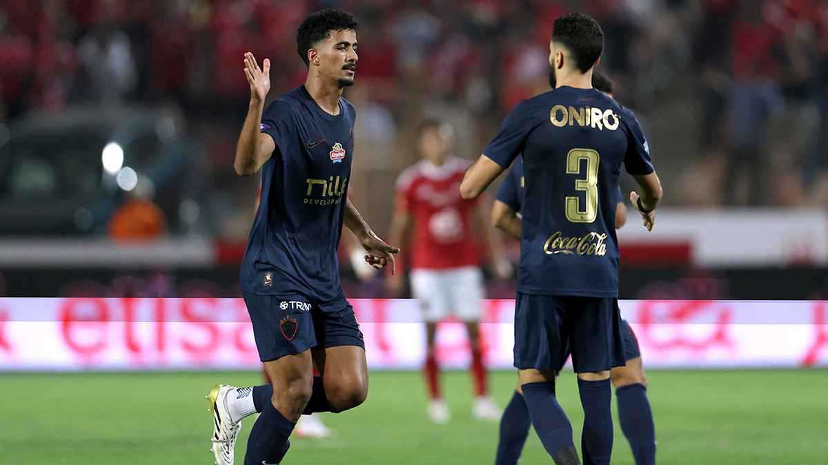 بعد تصعيد اللاعبين.. جون إدوارد ينهي أزمة جديدة في الزمالك