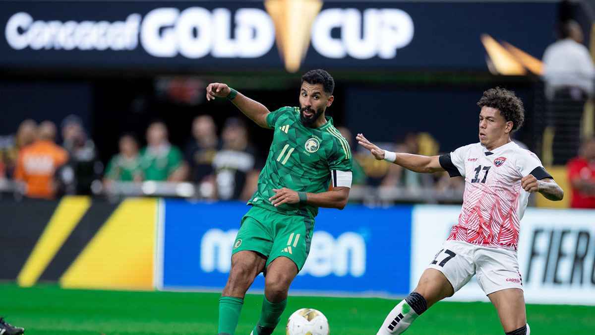 بعد تعديله.. الموعد والقنوات الناقلة لمباراة السعودية والعراق بتصفيات كأس العالم